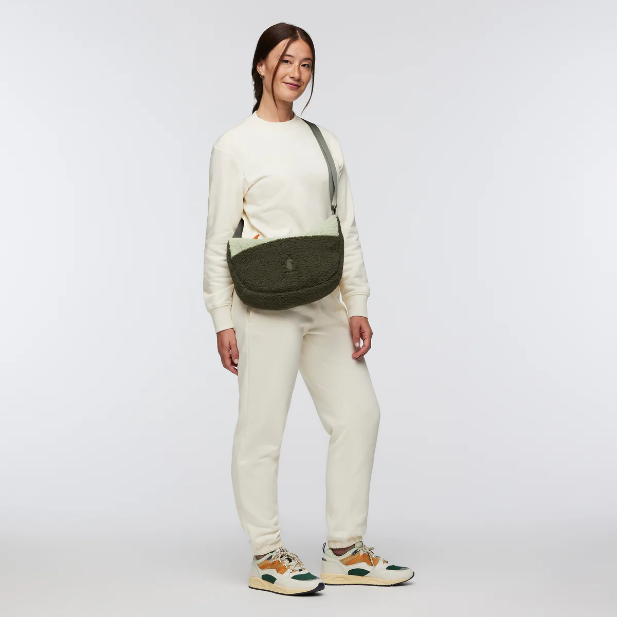 High Pile Fleece 6L Crescent Bag - Image 16